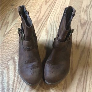 Girls boots size 13
